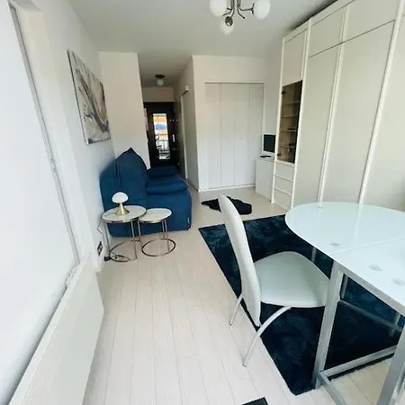 Dans Résidence Front De * Cabourg