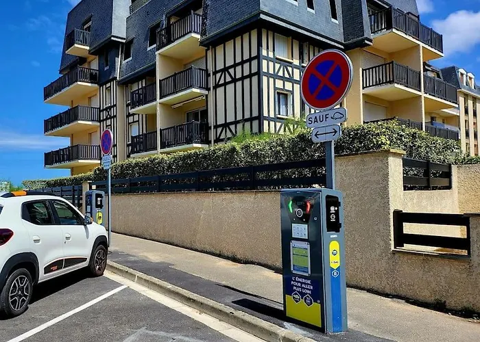 Dans Front De Cabourg