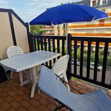 Dans Front De Apartamento Cabourg