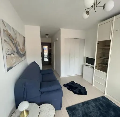 Dans Front De Cabourg