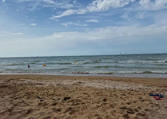 Dans Front De Cabourg